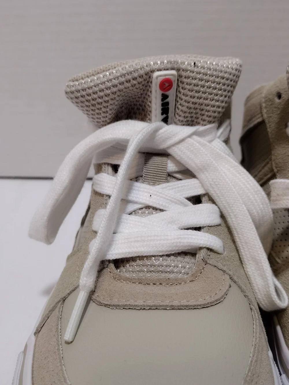 Airwalk Boys' High-Top Sneakers Size 4 NWOT
